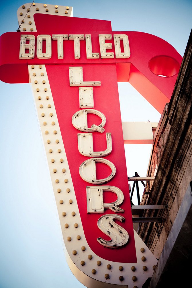 Top 10 Neon Vintage Signs