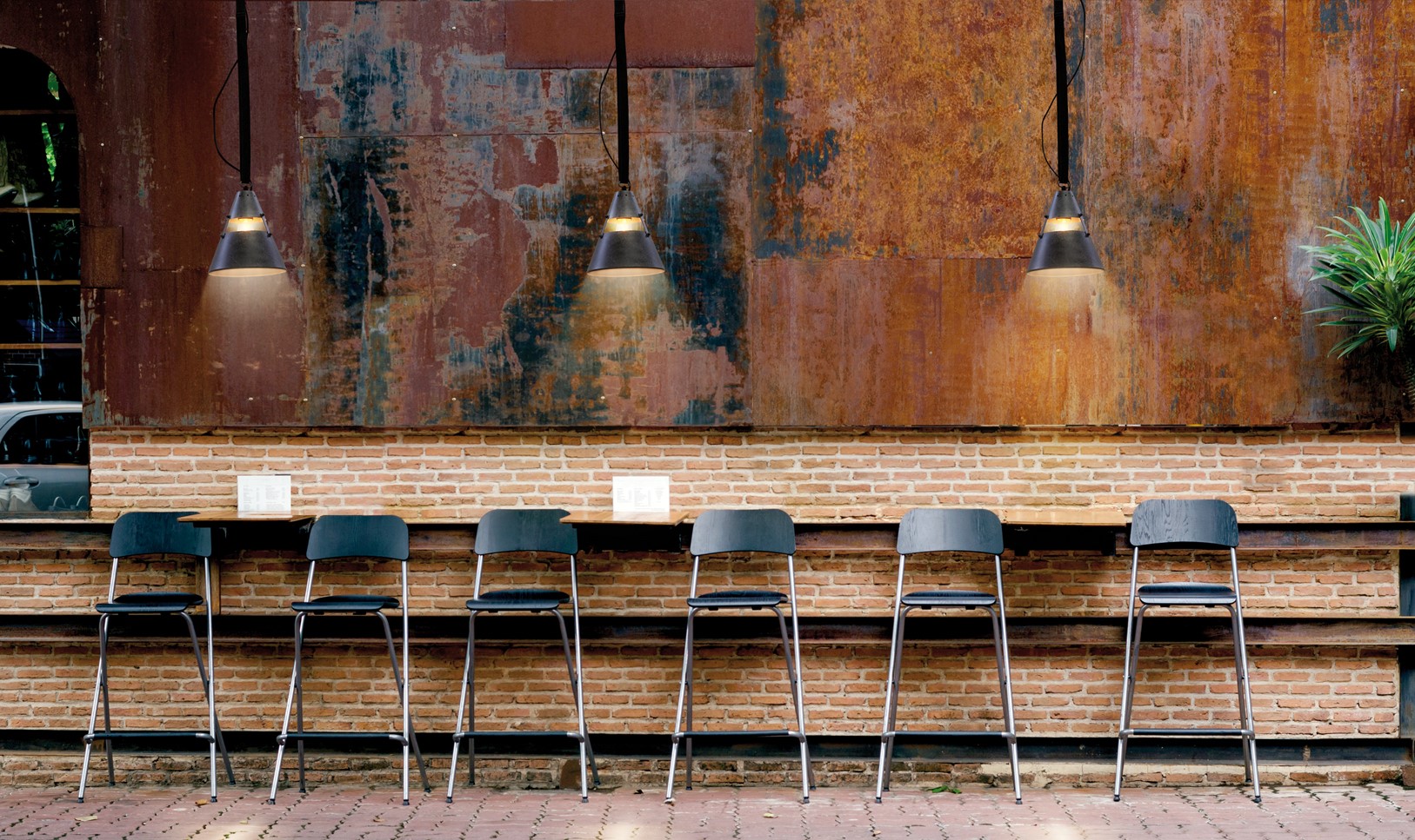 10 MustSee Industrial Lighting Brands at iSaloni